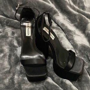 STEVE MADDEN AMORI chunky platform sandal strap high heels satin black